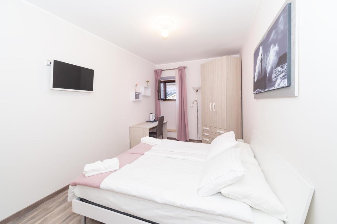 La Dimora Nel Borgo Apartment Vitorchiano Bagian luar foto